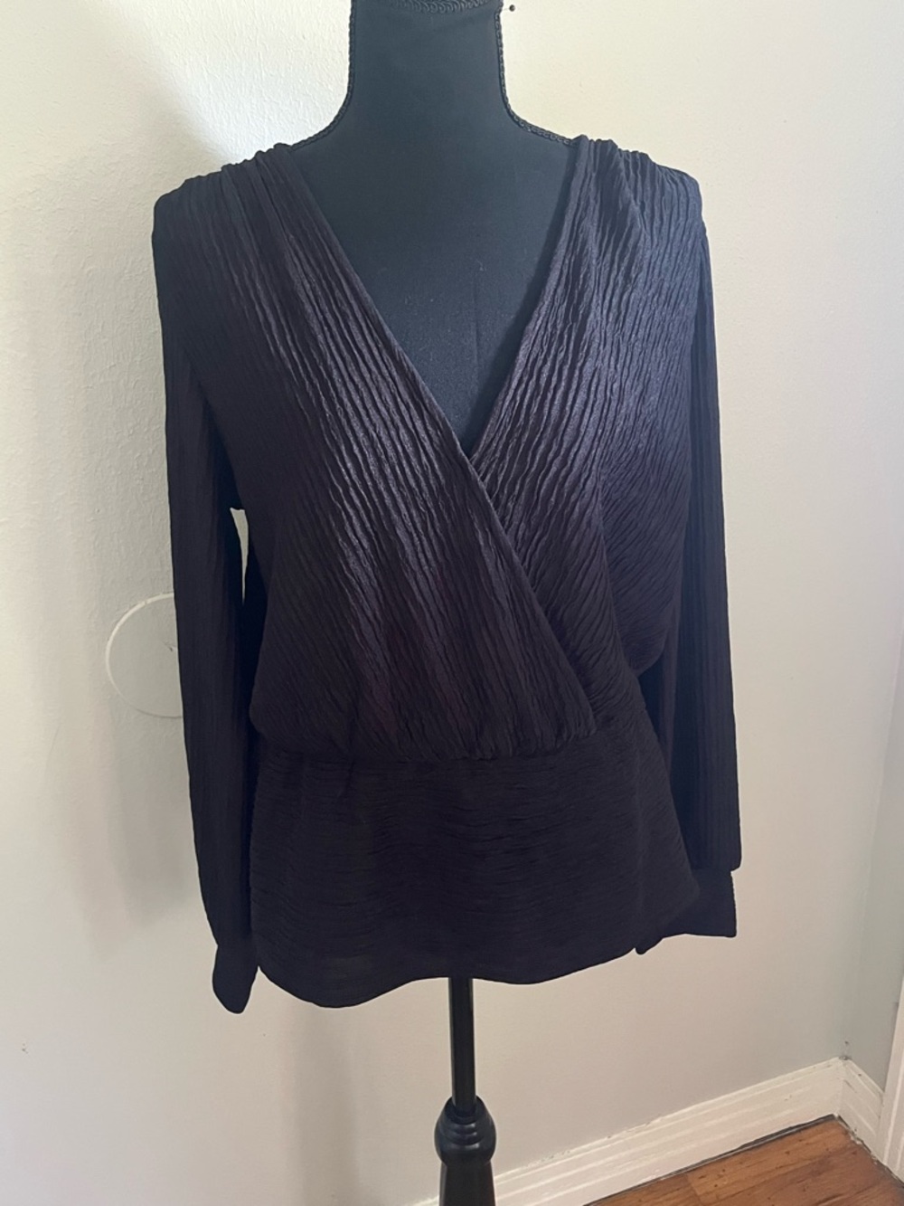 The General Good Women’s Black Long-Sleeve Textured Surplice Top Size XL NWT